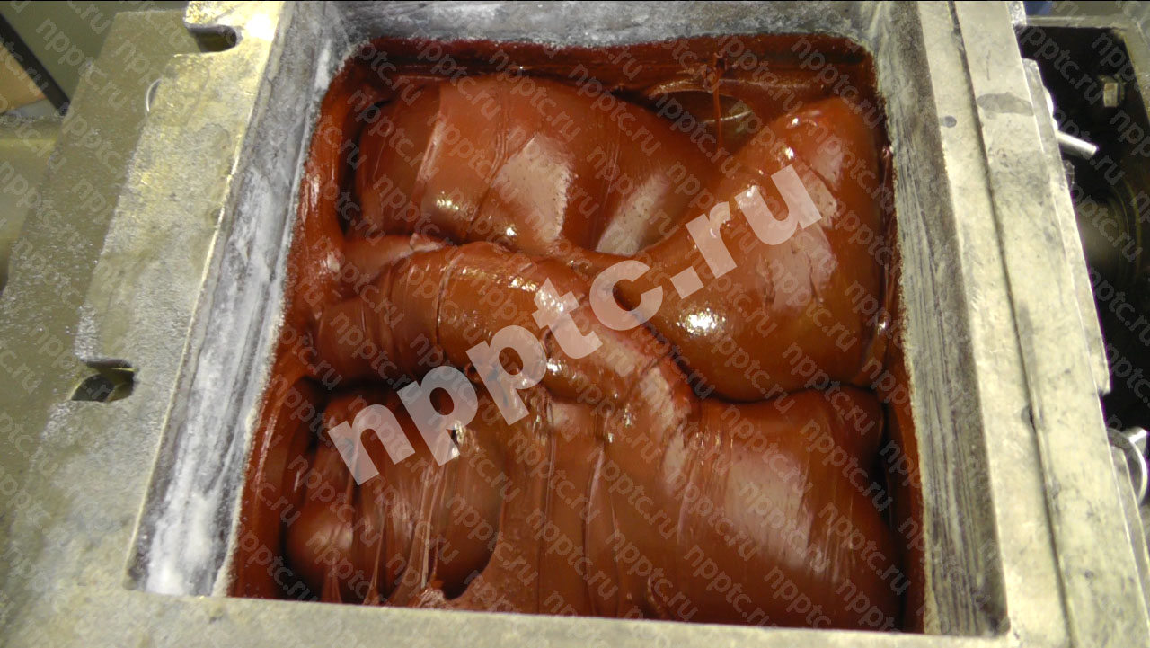 Эксперимент по смешиванию эпоксидной смолы, пигмента и аэросила 