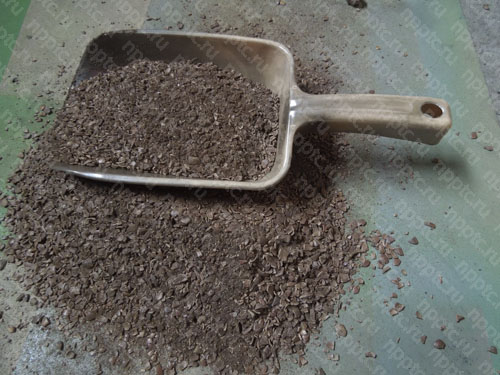 Дробление скорлупы фундука