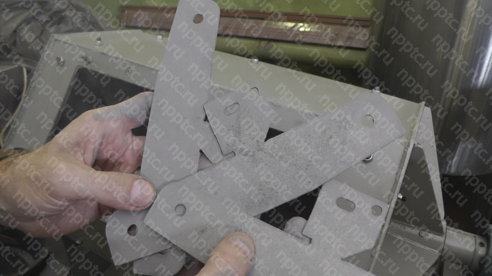 Пробная галтовка металлических пластин 